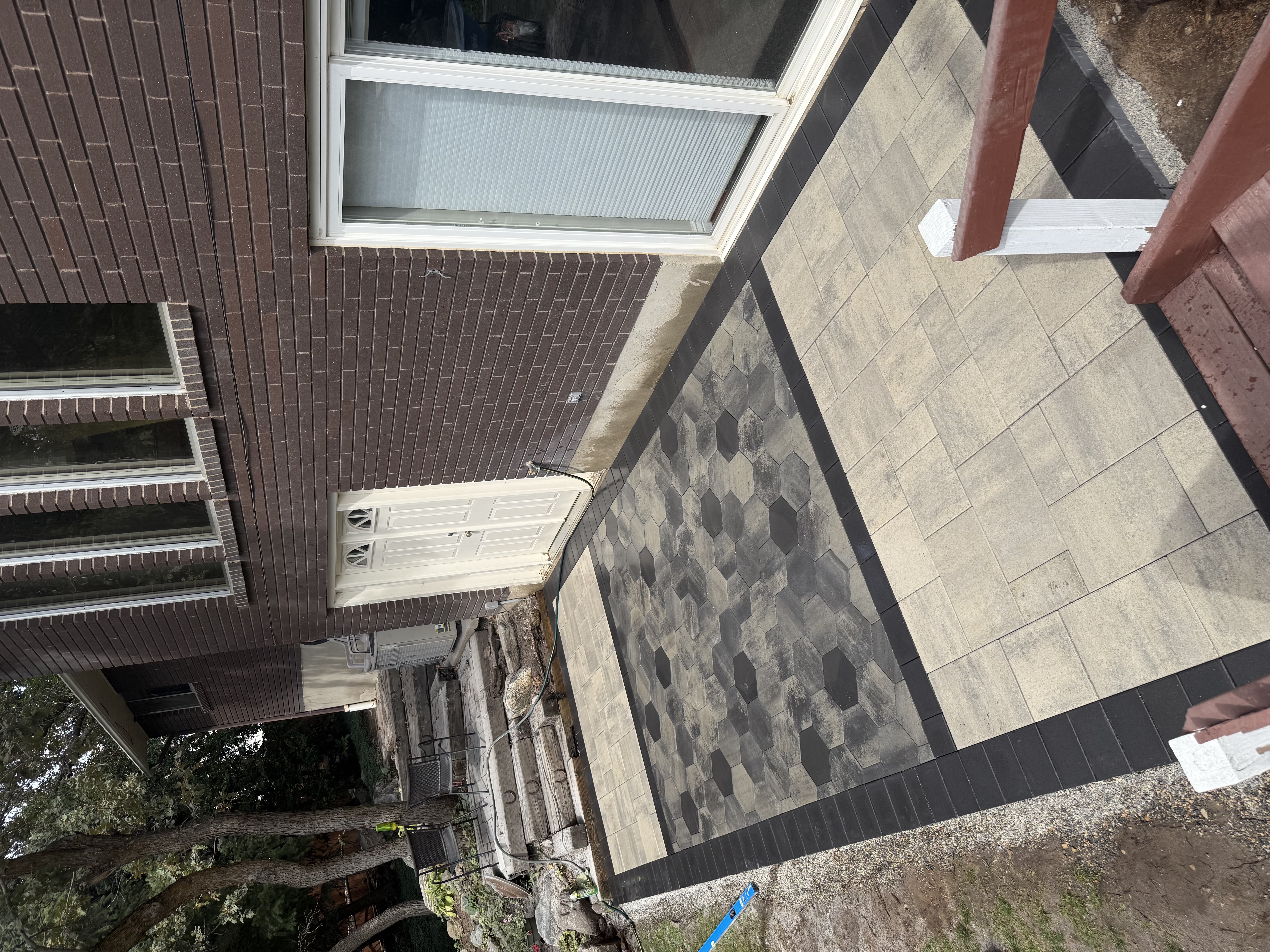 Paver Patio with Decorative Inlay